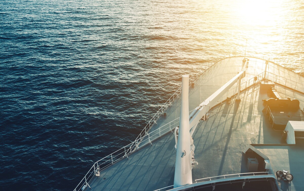 Work­boat / Tanker / Con­tainer Ves­sel